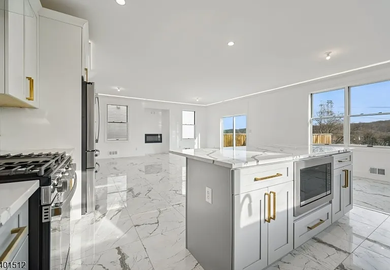 19 Mountain Ave — Photo 2
