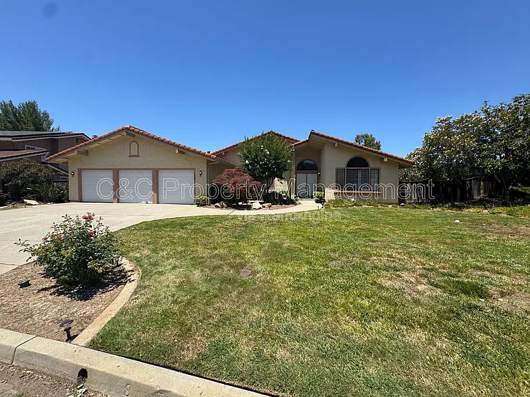 6255 Hidden Meadow Ct — Photo 1