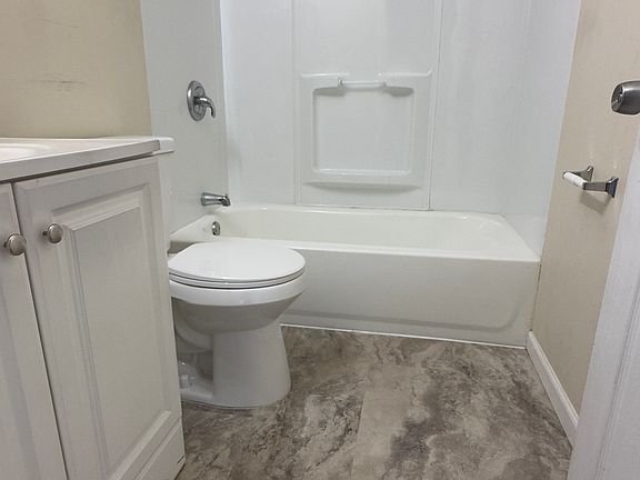 3rd image of 430 Jehling Dr