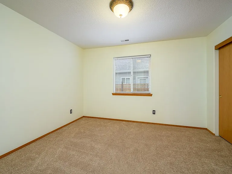 357 NE Faulconer Ct — Photo 16