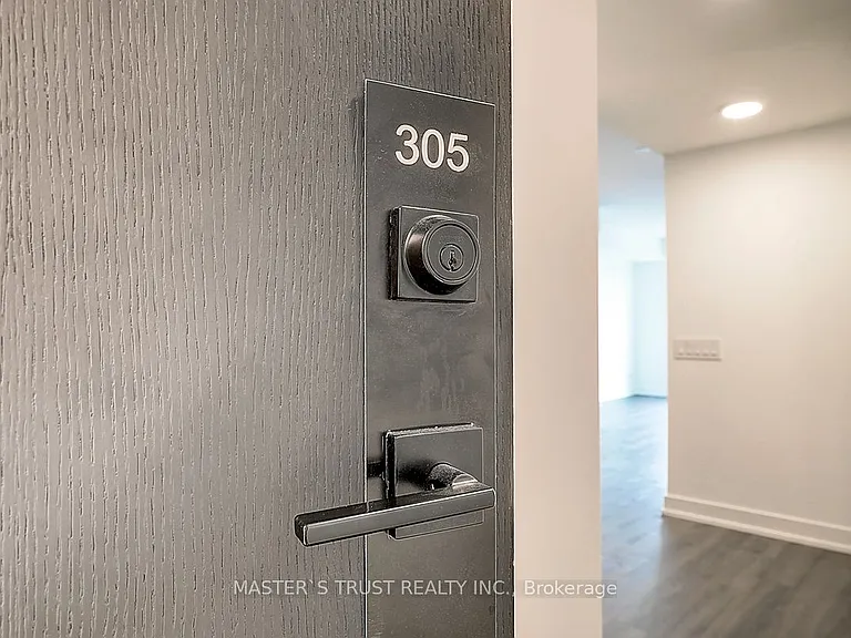 609 Sherbourne St #305 — Photo 5