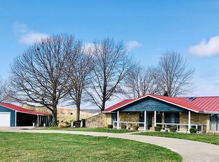 19519 Tonganoxie Rd, Tonganoxie, KS 66086