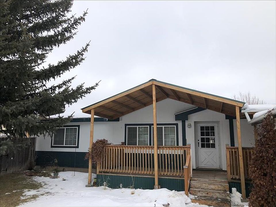 1st image of 2077 Carriage Ln
