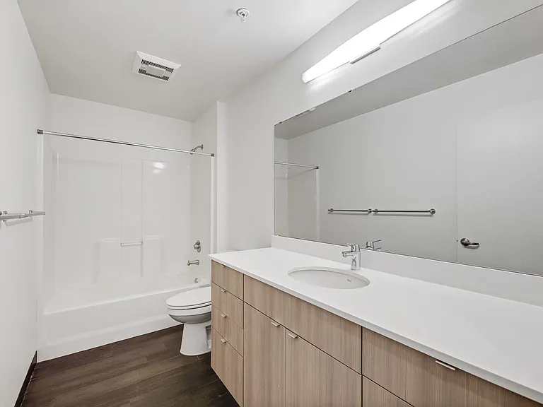 Welcome to Dexter Hayes! Modern convenience with exceptional views! — Photo 32