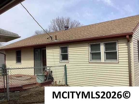 2nd image of 43 Sunny Cir