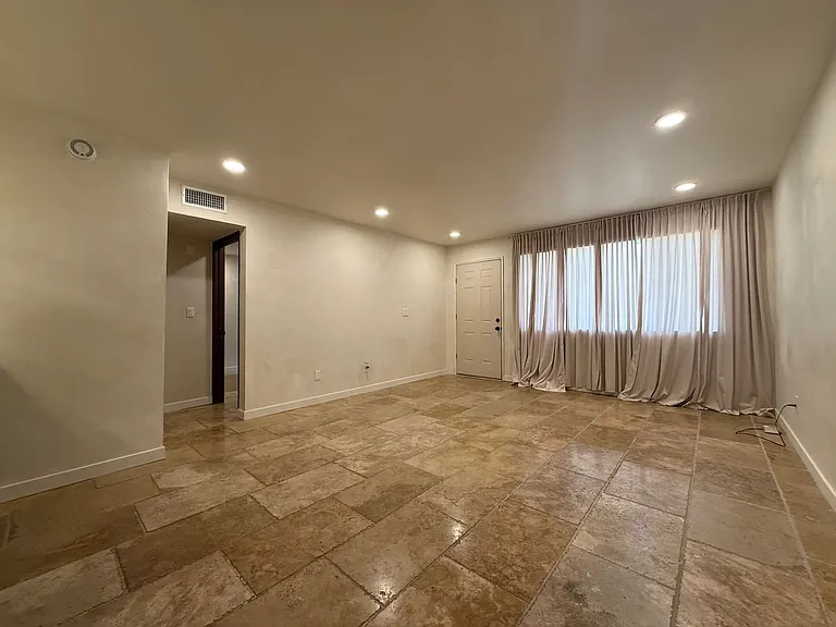 553 Front St — Photo 4