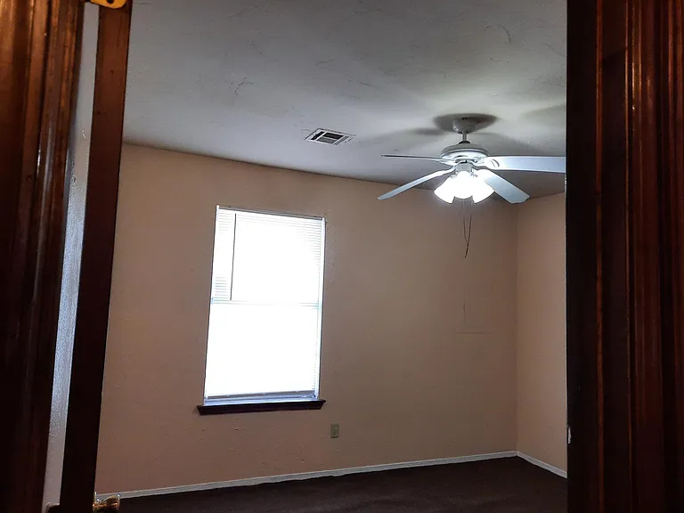 812 E Walnut St — Photo 24