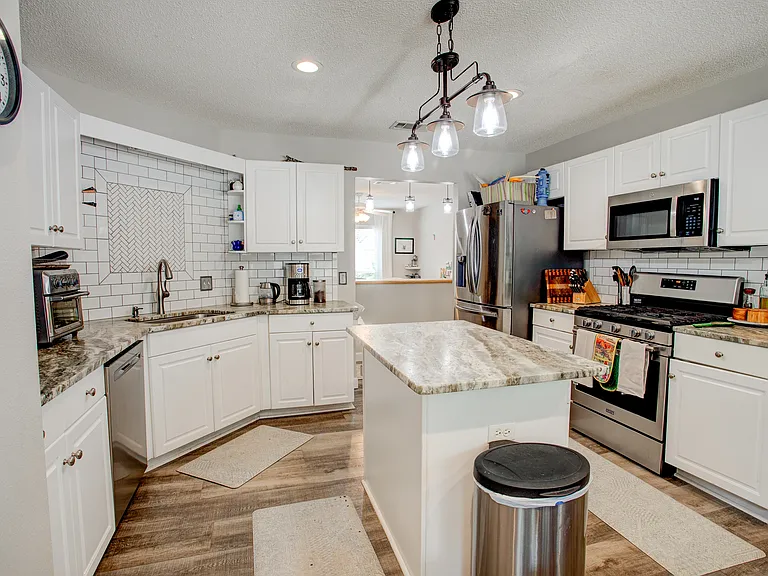 4215 Shadow Ln — Photo 18
