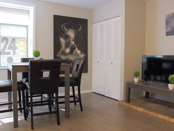 5th image of 1336 N La Salle Dr #1R