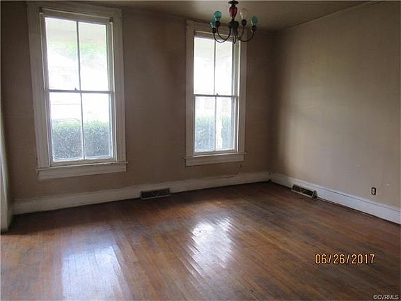 3rd image of 916 High Pearl St