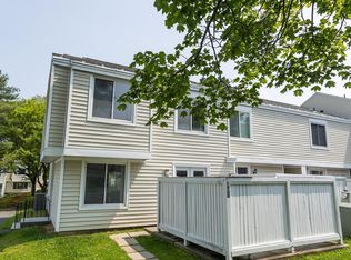 801 Fairfield Ct, East Greenbush, NY 12061