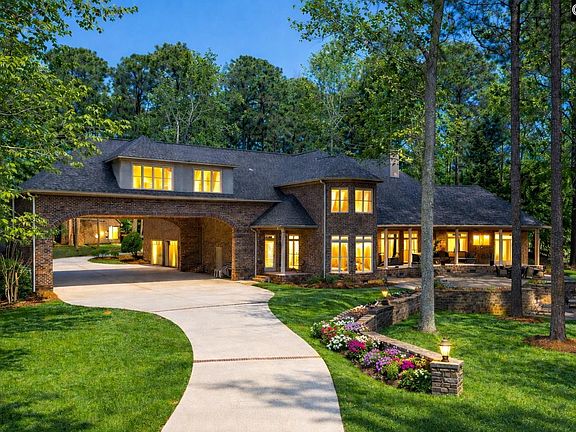 3rd image of 804 Old Forge Rd