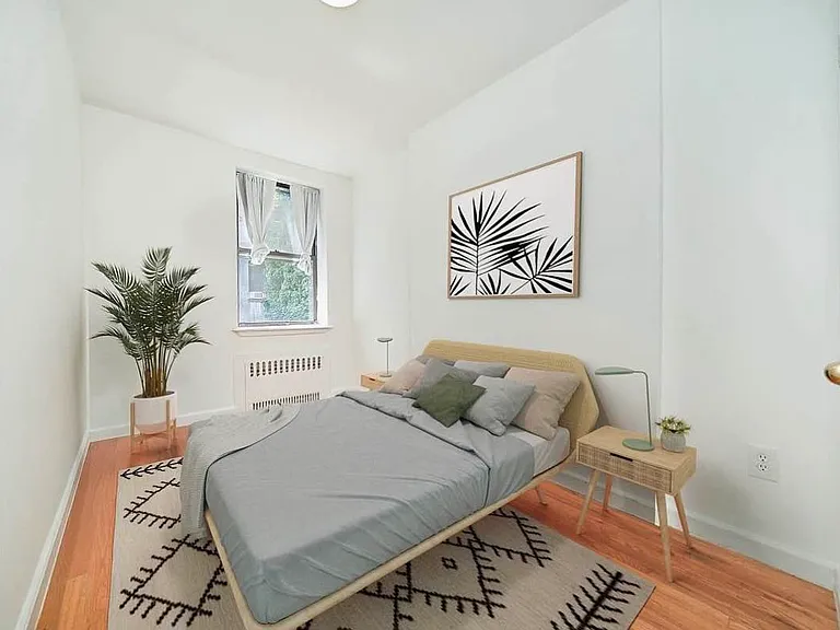 408 W 49th St #4 — Photo 5