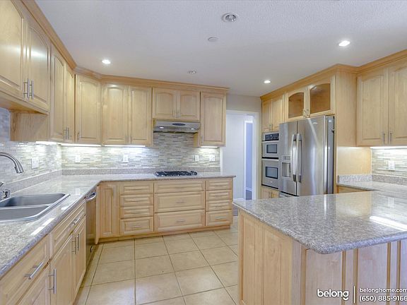 3rd image of 733 8th Ave