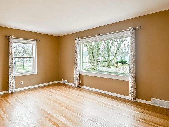 3rd image of 3014 Barrington Pl