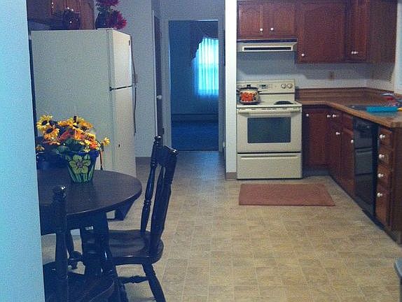 5th image of 7 Brookline Dr