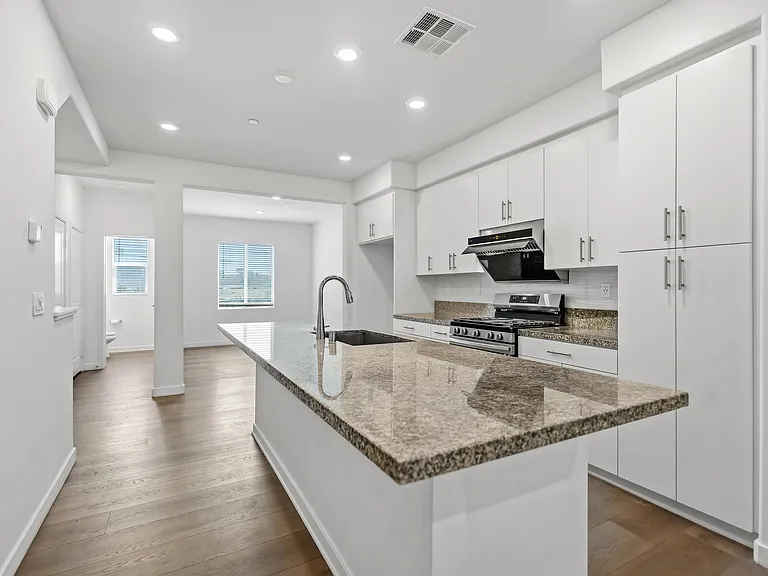 684 Panorama Ln — Photo 6
