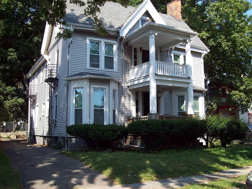 1 Rowley St #6