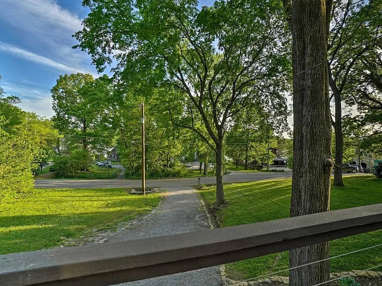 328 River Dr — Photo 30