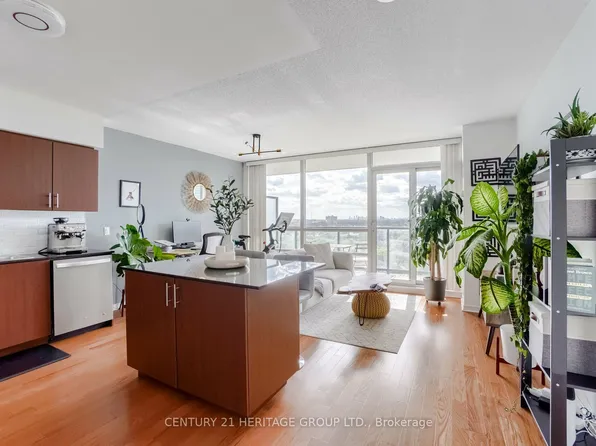 15 Legion Rd #1503, Toronto, ON M8V 0A9