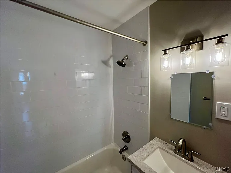 101 Lowell Ave #101 — Photo 22