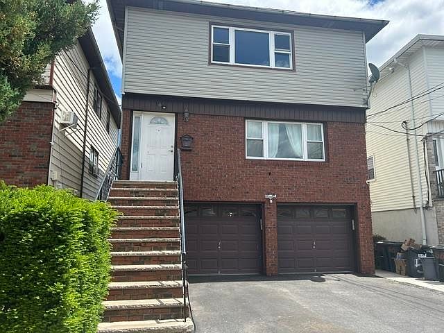 1st image of 56 Isabella Ave Floor 2