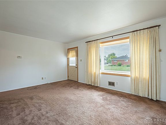 4th image of 4721 Eastgate Ave