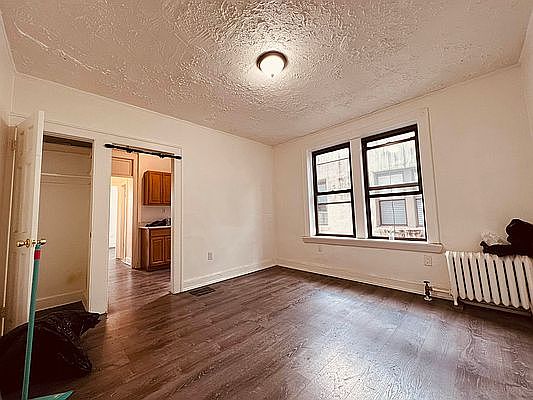 2nd image of 21-23 27th St #C4
