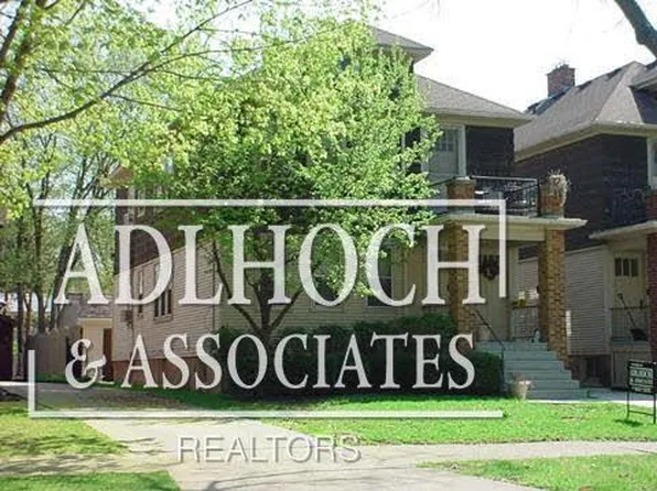 526 1/2 Saint Clair St, Grosse Pointe, MI 48230