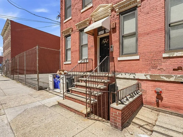 554 Observer Hwy #3R — Photo 5