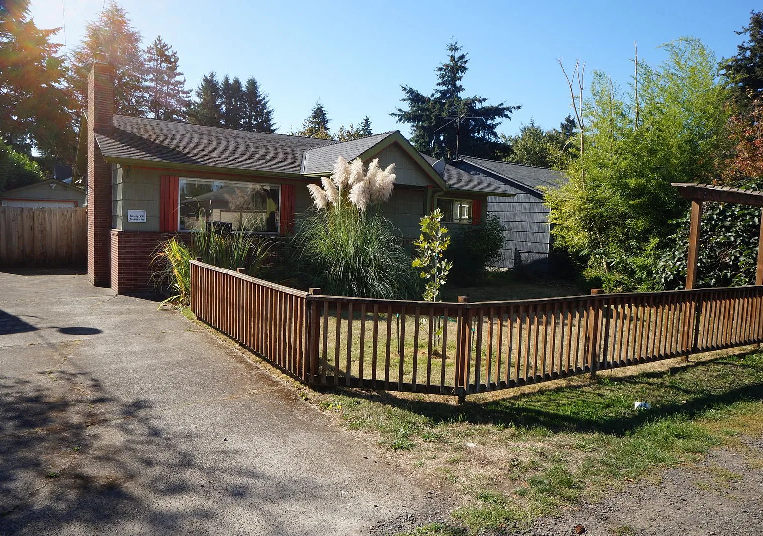 NE Alberta Beauty! Pet Friendly — Photo 1