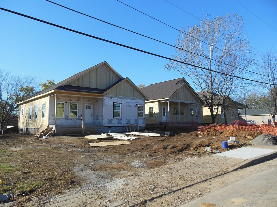 2nd image of 225 Center St