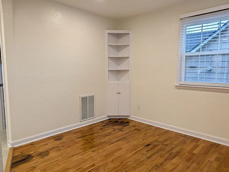1002 S 12th St — Photo 3