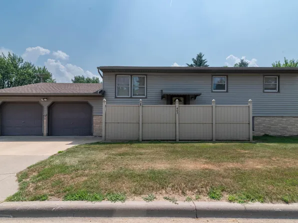 407 5th Ave SW, Little Falls, MN 56345