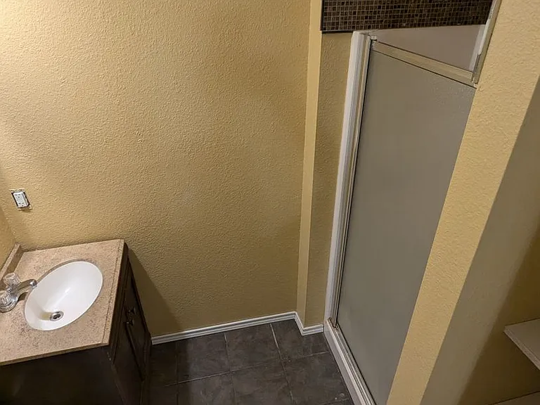 912 Red Bud Dr — Photo 13