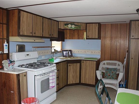 3rd image of 2952 Martin Dr