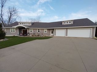 8363 28th Ave, Jenison, MI 49428