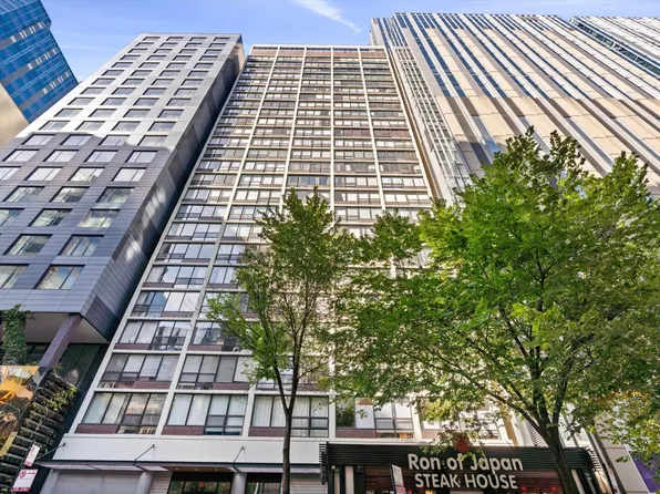 230 E Ontario St APT 1905, Chicago, IL 60611