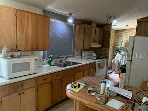 1st image of 7639 Curtis St