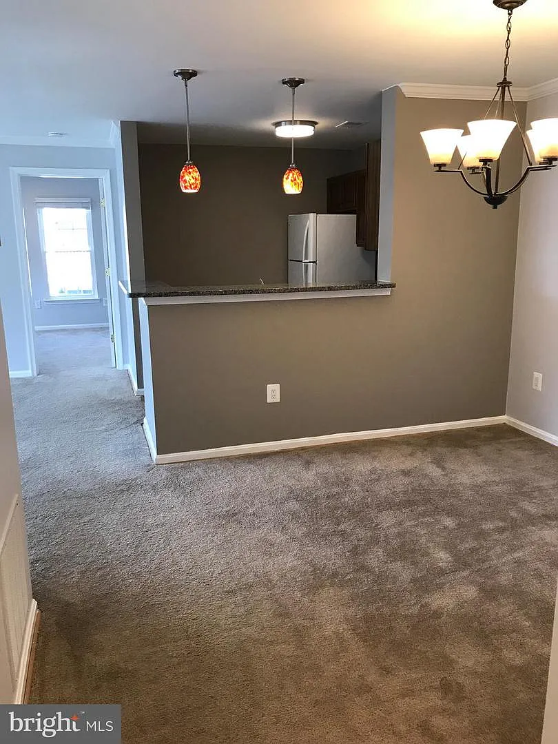 2 bed, 2.0 bath, 949 sqft, $1,900 — Photo 3