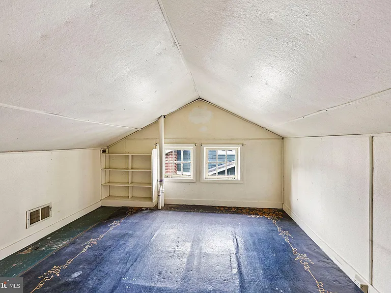 526 N Ivy St — Photo 38
