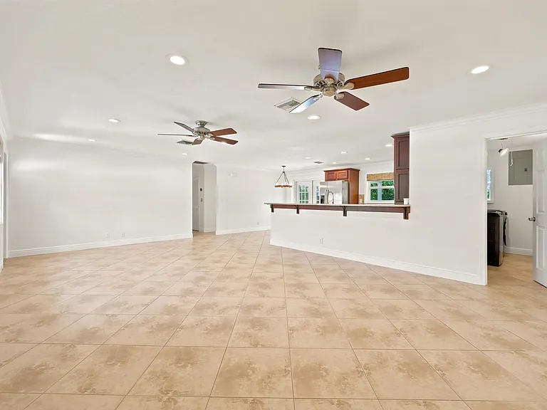 1222 SW 5th St — Photo 9