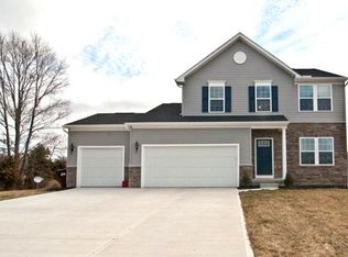 1388 Woodbury Glen Dr, Amelia, OH 45102