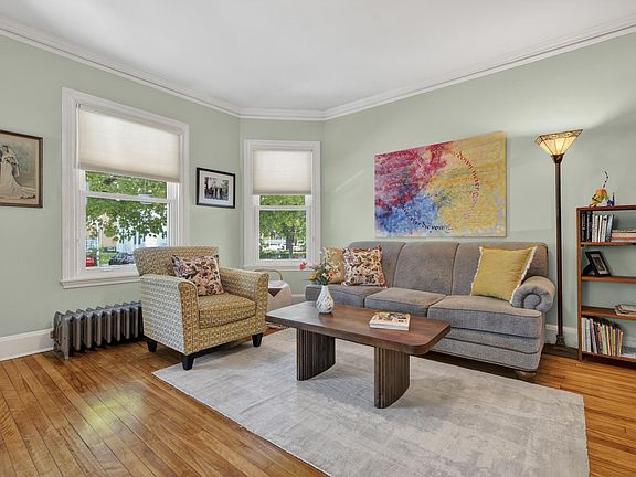 4th image of 27 Norwood Street