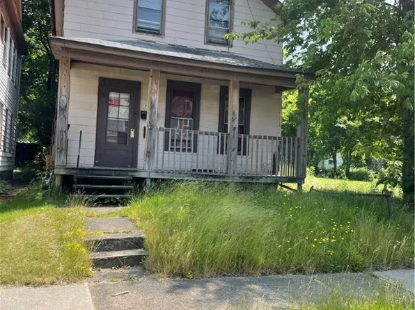 751 E 9th St, Erie, PA 16503