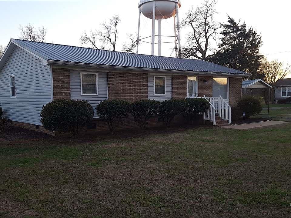 2nd image of 305 Grove St