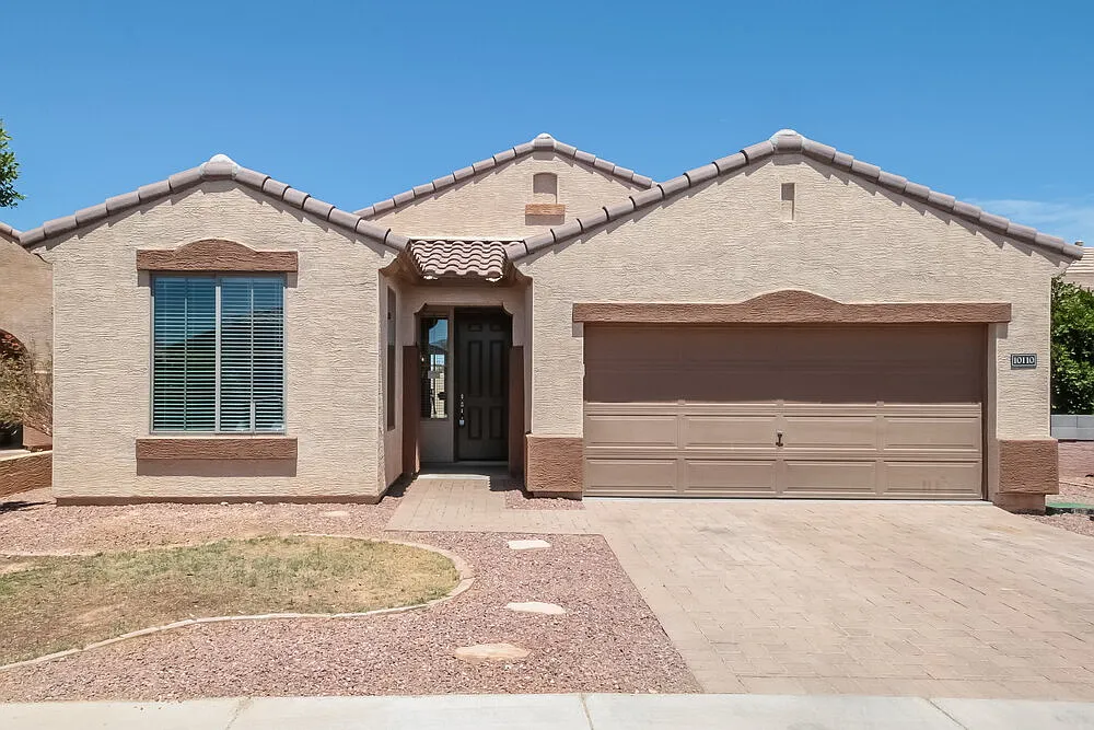 4 bed, 2.0 bath, 2034 sqft, $2,550 — Photo 1