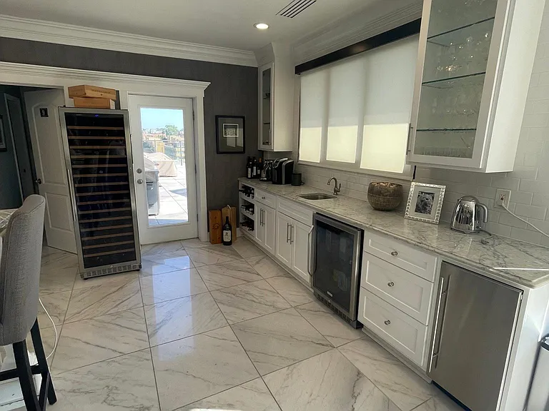 Plaza House — Photo 95