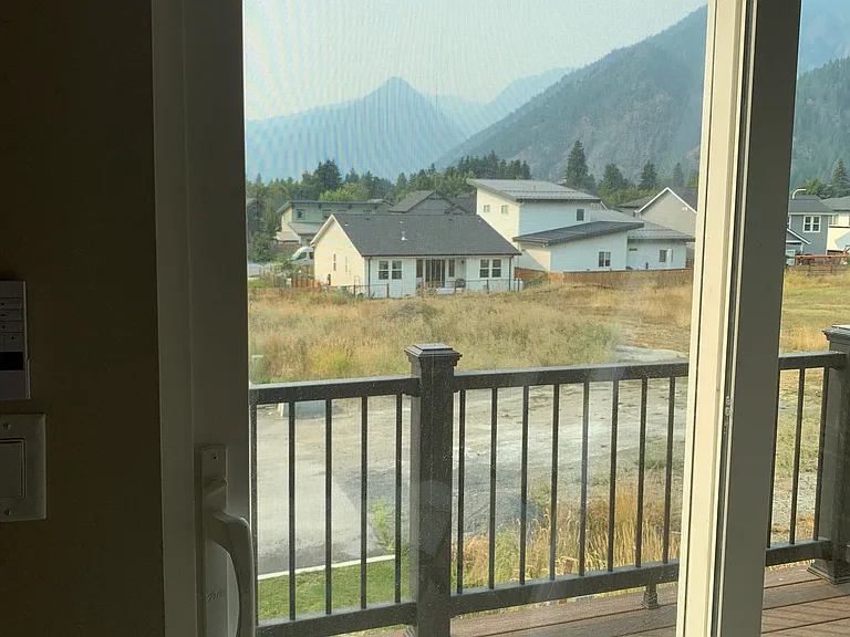 334 Alpenglow Dr — Photo 12