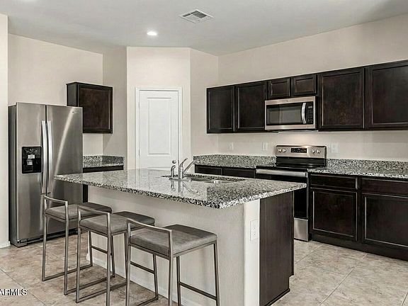 3rd image of 1732 W PINKLEY Avenue